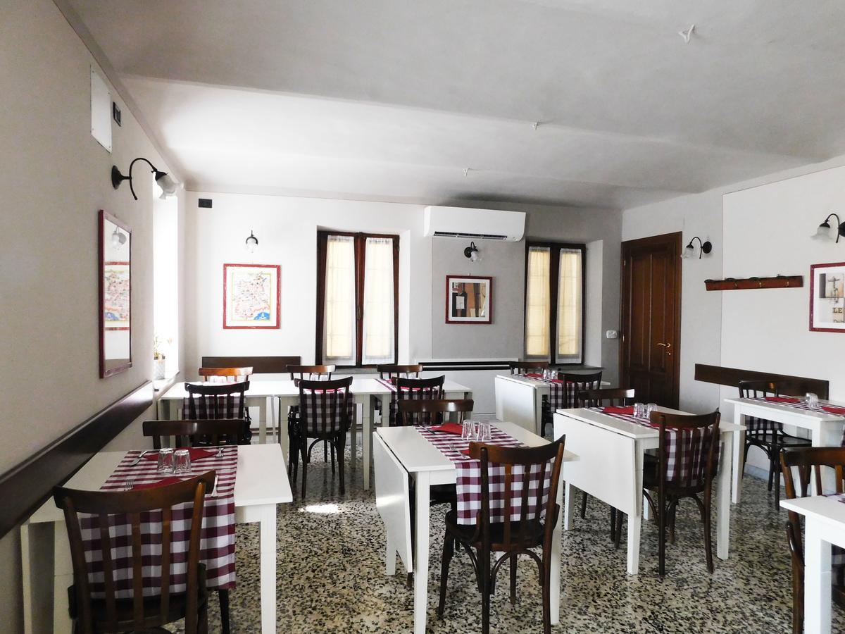 Trattoria Due Citroni Hotel Casalgrasso Exterior foto