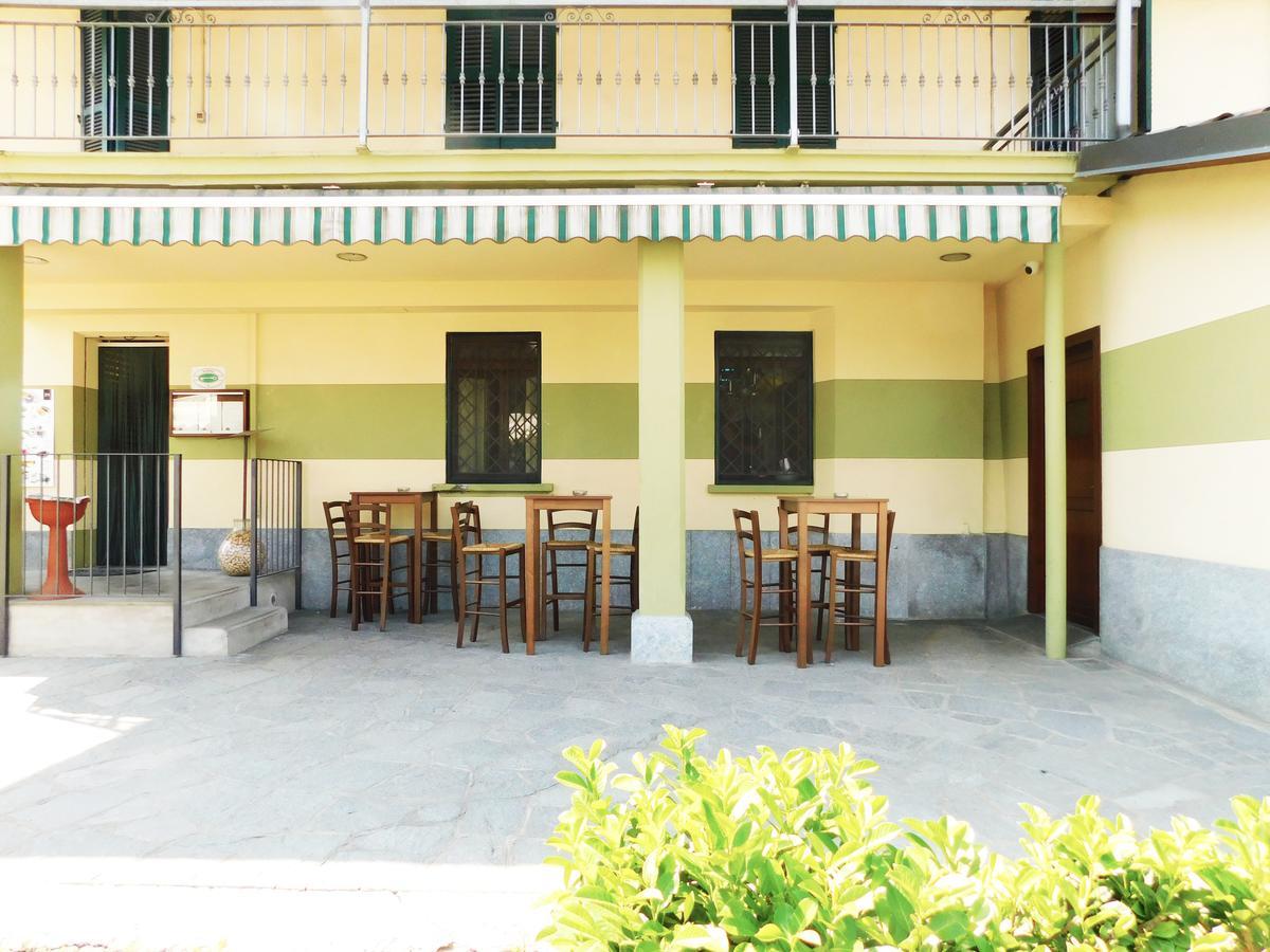 Trattoria Due Citroni Hotel Casalgrasso Exterior foto